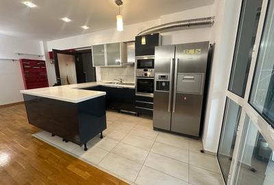 Apartament cu 4 camere decomandat, mobilat în Calea Călărașilor