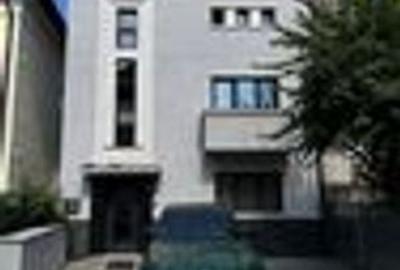 Spațiu comercial, de 270 mp, în Centrul Civic