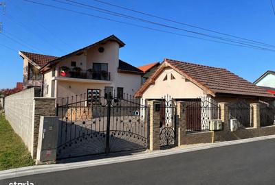 Casă cu 4 camere în Central - 1