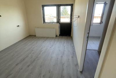 Casă cu 4 camere în Moșnița Nouă - 7