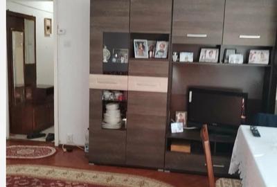 Apartament cu 2 camere decomandat în Micro 15 - 1