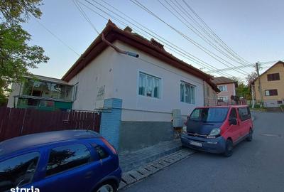Casă cu 3 camere cu Teren 250 Mp în Central - 2