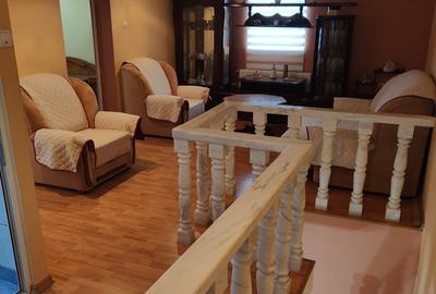 Casă cu 4 camere în Central - 1
