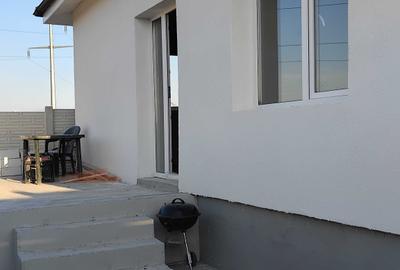 Casă cu 4 camere în Exterior Vest