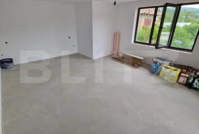 Casă cu 4 camere cu Teren 2360 Mp în Central - 11