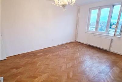 Apartament cu 3 camere circular în Astra