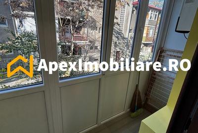 Apartament cu 3 camere decomandat în Grivița
