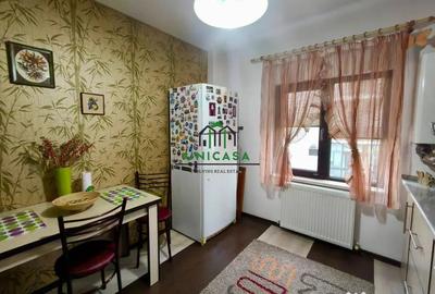 Apartament cu 3 camere decomandat în Ostroveni