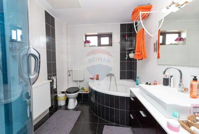 Casă cu 6 camere cu Teren 509 Mp în Vest - 12