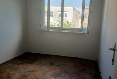 Apartament cu 4 camere decomandat în Micro 16 - 7