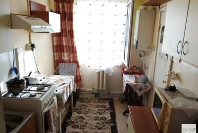 Apartament cu 3 camere semidecomandat, mobilat în Tătărași - 4