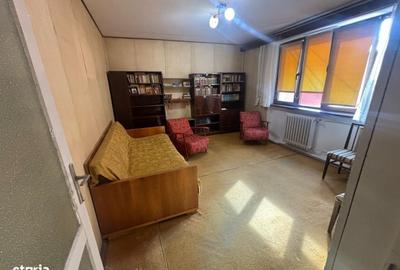 Garsonieră decomandată în Central