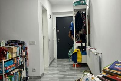 Apartament cu 3 camere semidecomandat, mobilat în Mogoșoaia