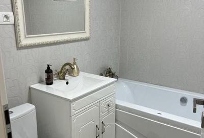 Apartament cu 3 camere semidecomandat în Gorjului