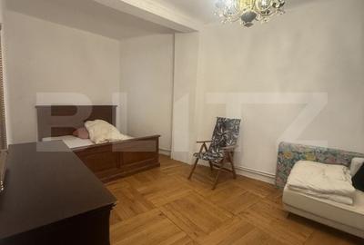 Casă cu 4 camere în Central