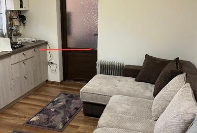 Apartament cu 3 camere semidecomandat, mobilat în Central - 1