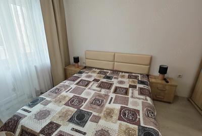 Apartament cu 3 camere semidecomandat în Tineretului