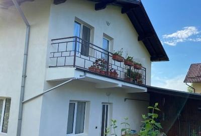 Casă individuală cu 3 camere cu Canalizare în Central - 2