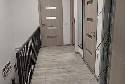 Casă cu 4 camere în Central - 2