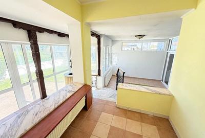 Casă cu 10 camere cu Teren 1200 Mp în Central - 2