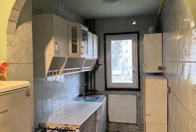 Apartament cu 3 camere semidecomandat în Central - 1