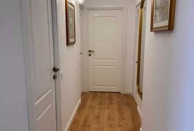 Apartament cu 3 camere semidecomandat în Ultracentral