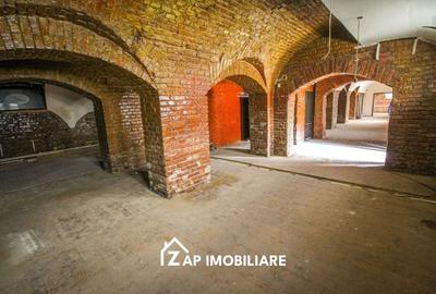 Spațiu comercial, de 320 mp, în Semicentral