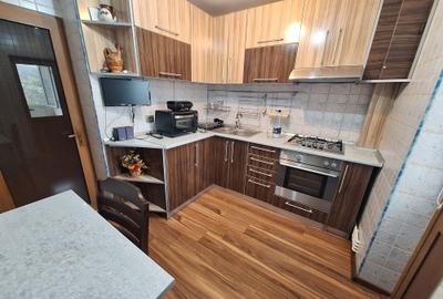 Apartament cu 2 camere decomandat în Piața Centrală