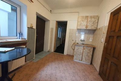 Casă cu 2 camere cu Teren 75 Mp în Centrul Istoric