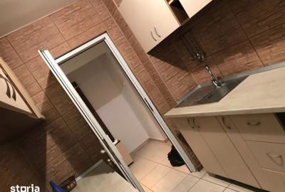 Apartament cu 3 camere în Berceni - 1