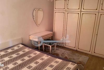 Apartament cu 2 camere semidecomandat în Podul de Piatră