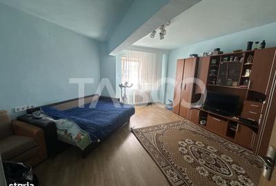 Apartament cu 2 camere decomandat în Ștrand
