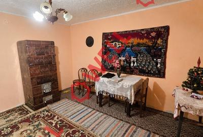 Casă cu 4 camere cu Teren 1185 Mp în Apața - 6
