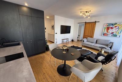 Apartament cu 2 camere decomandat, mobilat în Soarelui