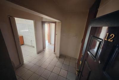 Apartament cu 3 camere decomandat în Hotar