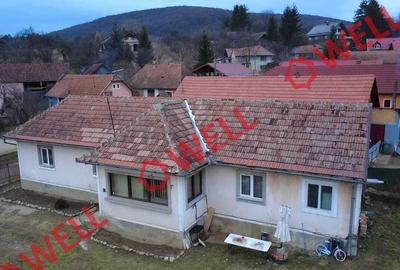 Casă cu 4 camere cu Teren 937 Mp în Vâlcele