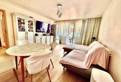 Apartament cu 3 camere decomandat, mobilat în Est
