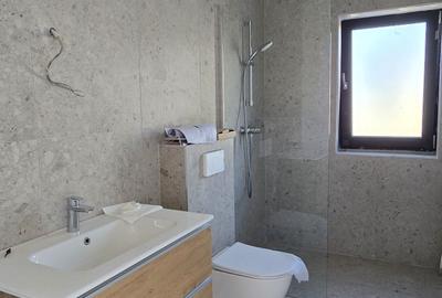 Casă cu 4 camere cu Teren 277 Mp în Torontalului