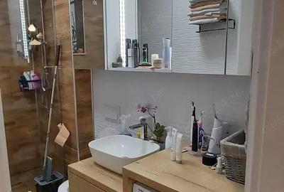 Apartament cu 3 camere decomandat în Central - 1