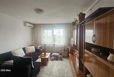 Apartament cu 2 camere semidecomandat în Berceni