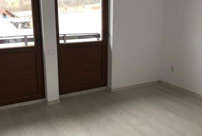 Teren agricol extravilan de 33 mp, în Zătreni - 6