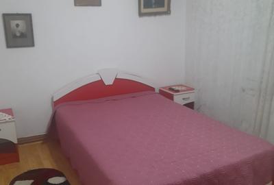 Apartament cu 2 camere semidecomandat, mobilat în Titan