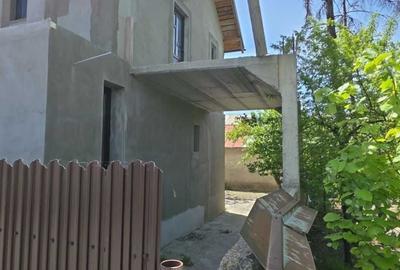 Casă cu 4 camere în Central - 1
