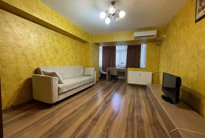 Apartament cu 3 camere decomandat, mobilat în Colentina