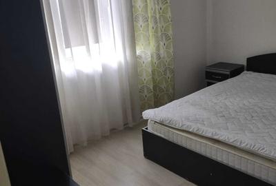 Apartament cu 3 camere semidecomandat în Central - 3