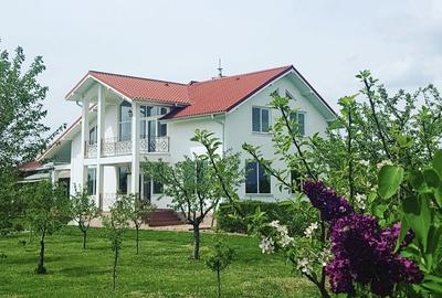 Casă cu 4 camere în Oboga