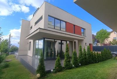Casă cu 4 camere în Dosu Bricii
