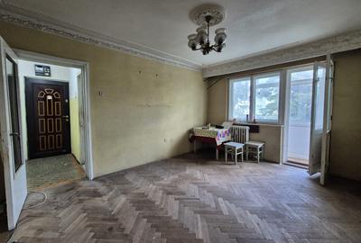Apartament cu 3 camere semidecomandat în Tomis Nord