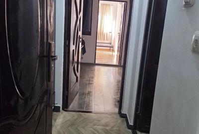 Apartament cu 2 camere semidecomandat în Micro 3