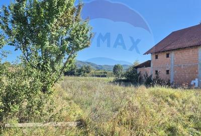 Teren agricol intravilan de 720 mp, în Est - 3